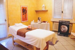 Lettino per massaggi Freedom: centro estetico padova. Trova un estetista a padova per ceretta brasiliana, manicure, smalto semipermanente, pulizia viso e trattamenti di bellezza