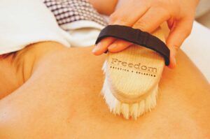 Centro Estetico Freedom Padova: tutti i trattamenti di bellezza viso, corpo e mani. Massaggi rilassanti con oli essenziali. Estetista Padova