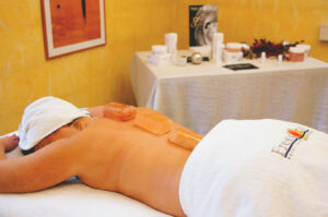 Massaggi rilassanti con pietre calde. Freedom è anche centro massaggi a Padova: massaggi rilassanti per il corpo e la schiena, massaggio stone therapy. Padova massaggi